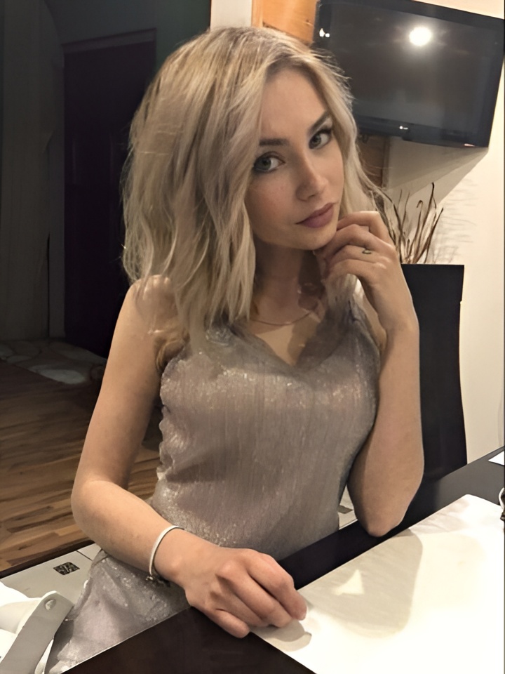 Ульяна привлекальеная девушка из Троицка цена от 4000 руб