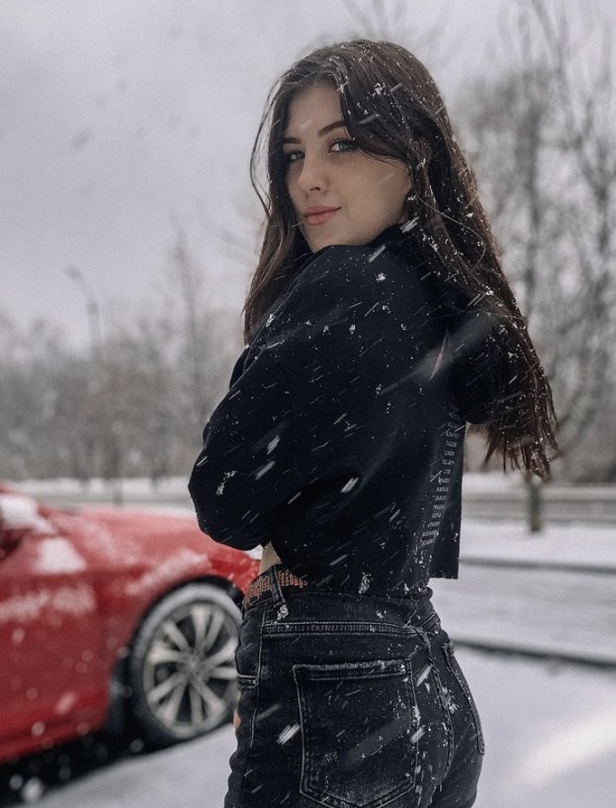 🎥 Таша привлекальеная девушка из Троицка цена от 8000 руб