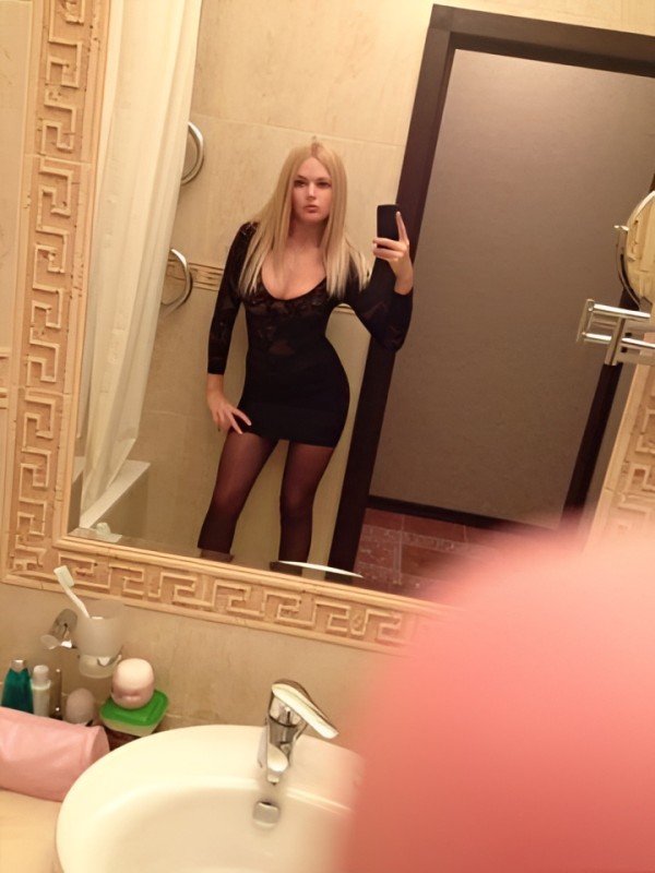 Лариса привлекательная девушка из Троицка цена от 4000 руб