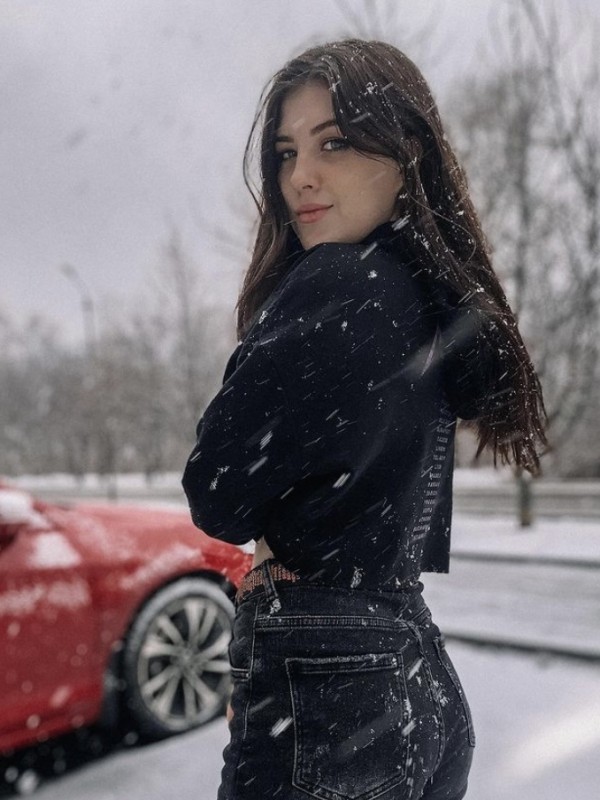 🎥 Таша привлекательная девушка из Троицка цена от 8000 руб