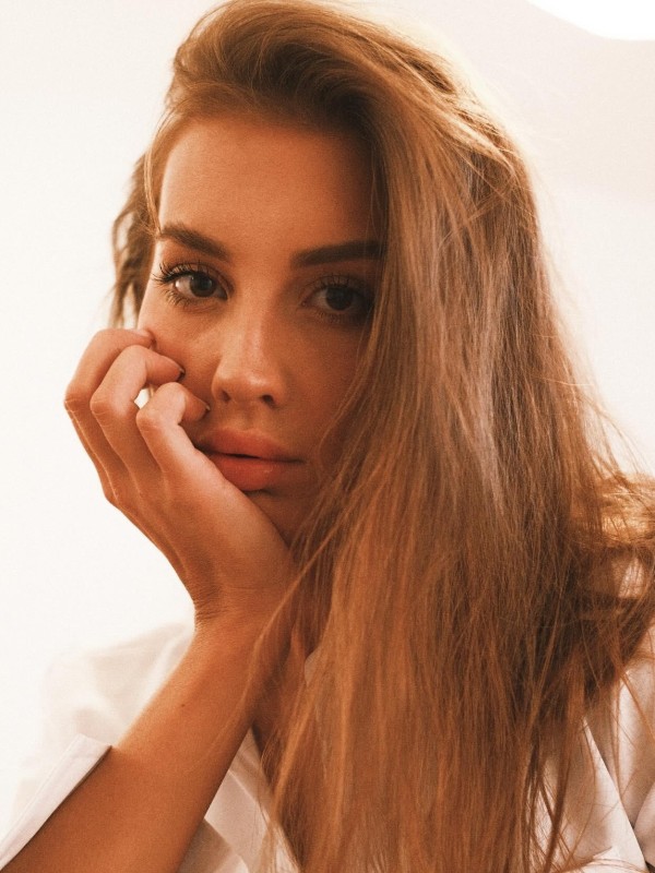 Ангелина привлекательная девушка из Троицка цена от 4000 руб